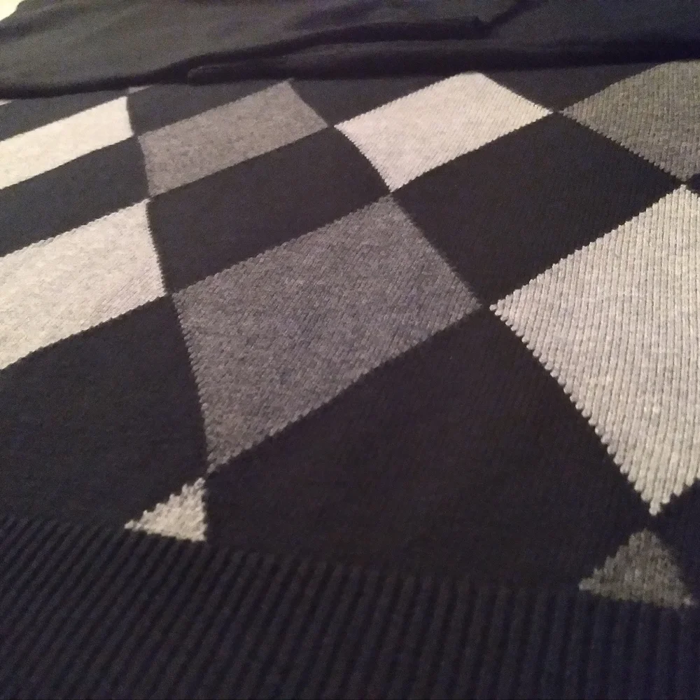Izod Black Gray Argyle Vneck Preppy Academia Dark Business Casual Chunky Sweater